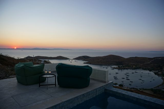 Το ηλιοβασίλεμα / The sunset